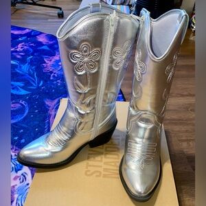 STEVE MADDEN JCALADO SILVER METALLIC FLORAL COWBOY BOOTS GIRLS 2 w/BOX WORN once